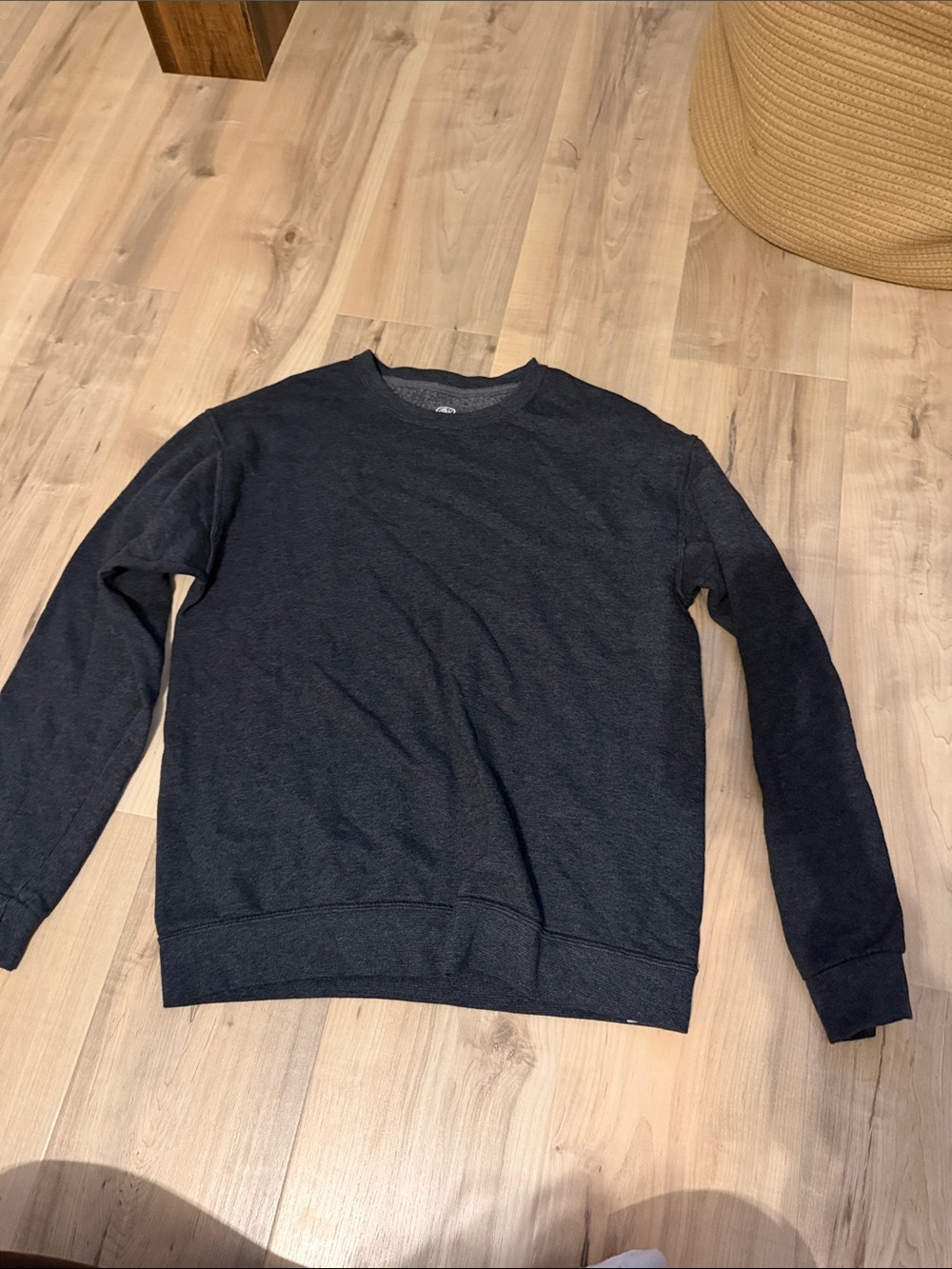 Dark grey size medium unisex crewneck